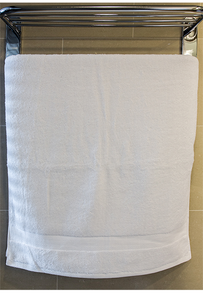 Bath Towel (Checkered)
